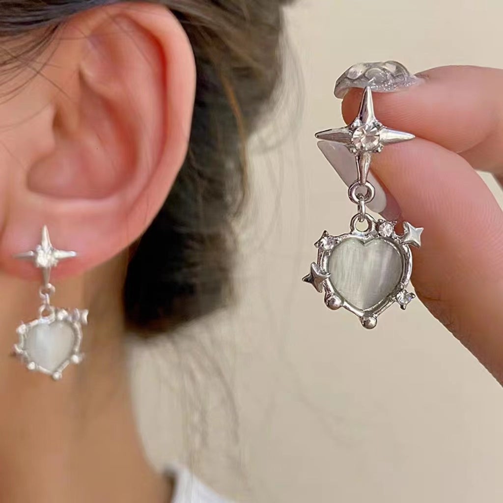 Korean fashion cat's eye stone love earrings with a light luxury and niche design, high-end star shaped earrings, fashionable earrings