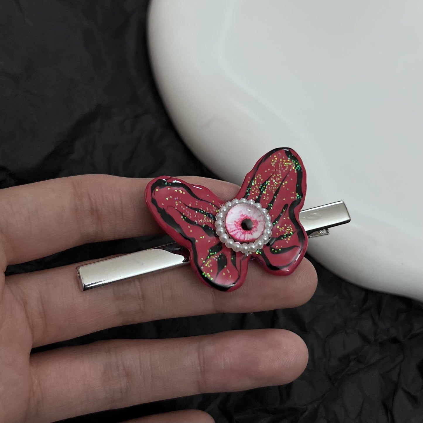 Xiaohongshu recommends Y2K millennium sweet and cool girl butterfly hair clip with side bangs and a duckbill hair accessory ring