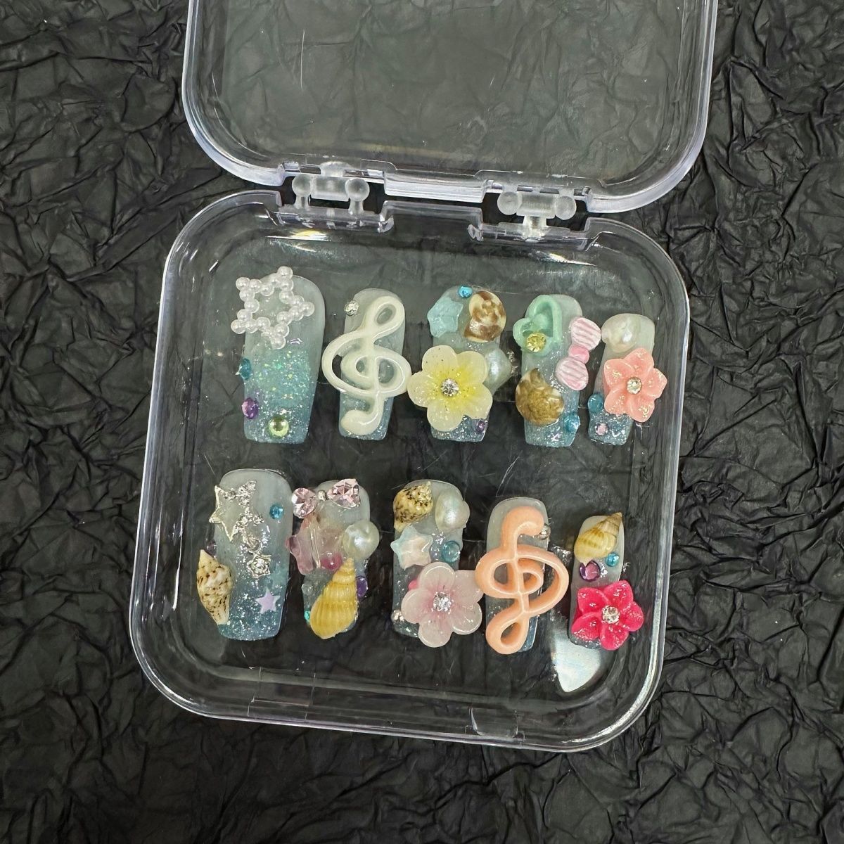 Hello Kitty Wearing Nail Short and Medium Nail Enhancement Black Leather Kitty Cat Y2K Spicy Girl Style Cute Detachable