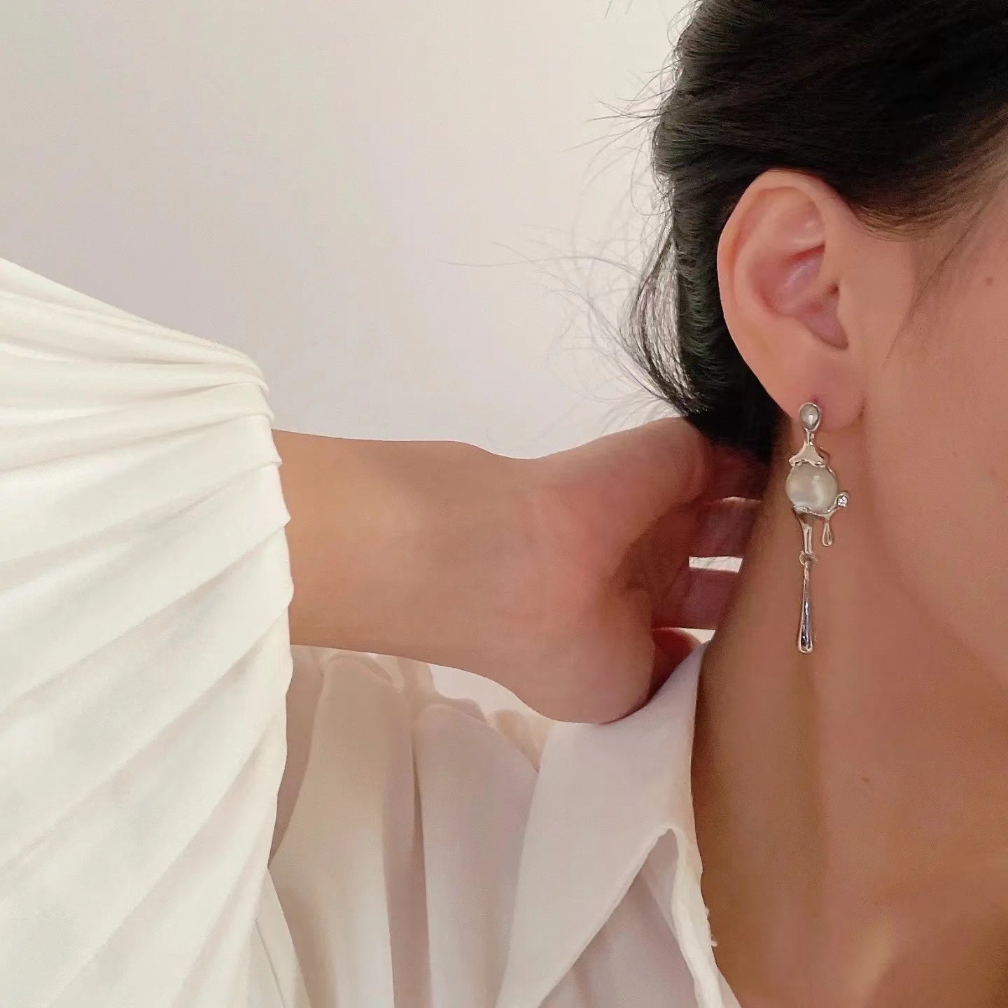 Korean style cool and irregular design cat eye earrings, personalized temperament, long earrings