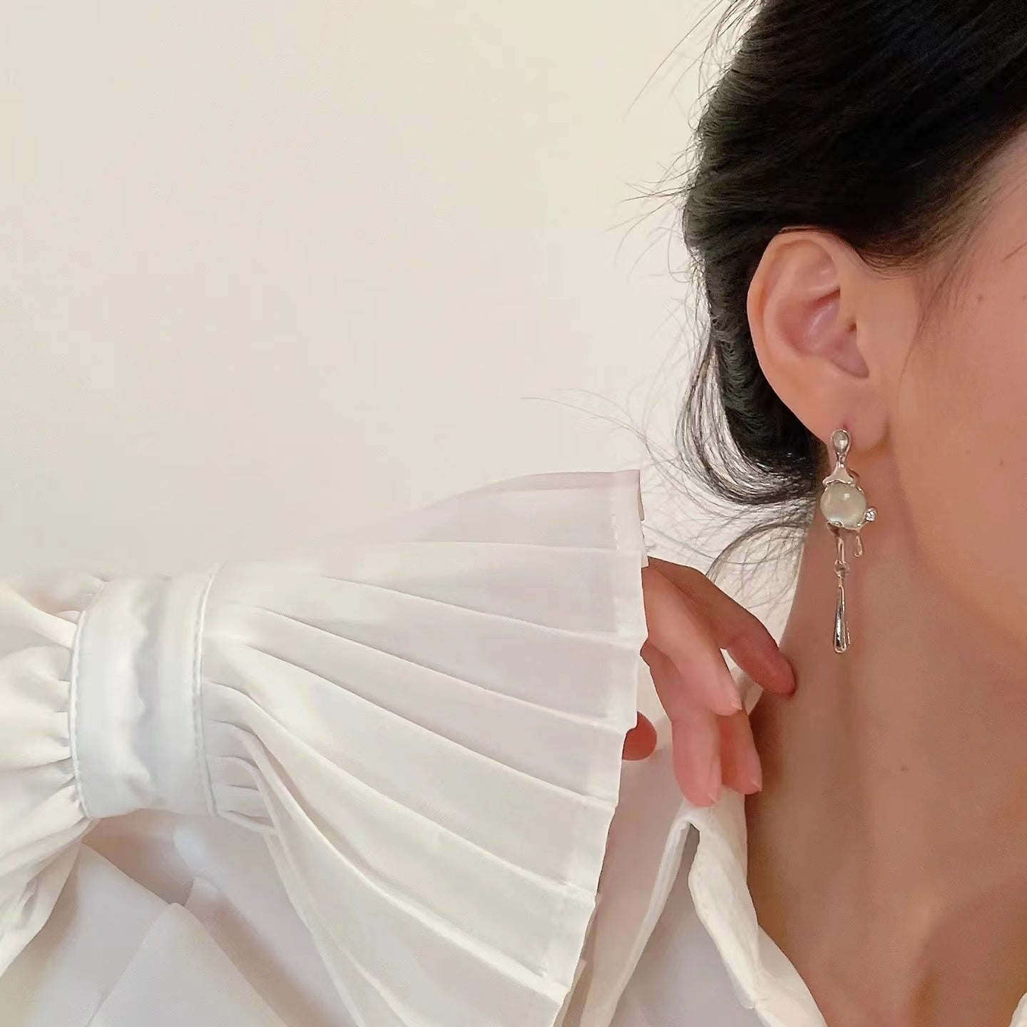 Korean style cool and irregular design cat eye earrings, personalized temperament, long earrings