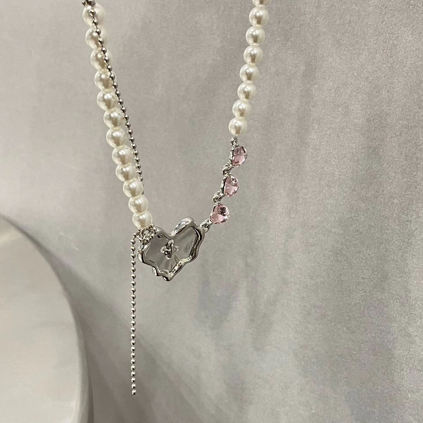 Original Pearl Heart Splice Necklace for Women Summer Sweet Cool Style Neckchain Accessories Light Luxury, Small and Popular Design, High Grade Lock