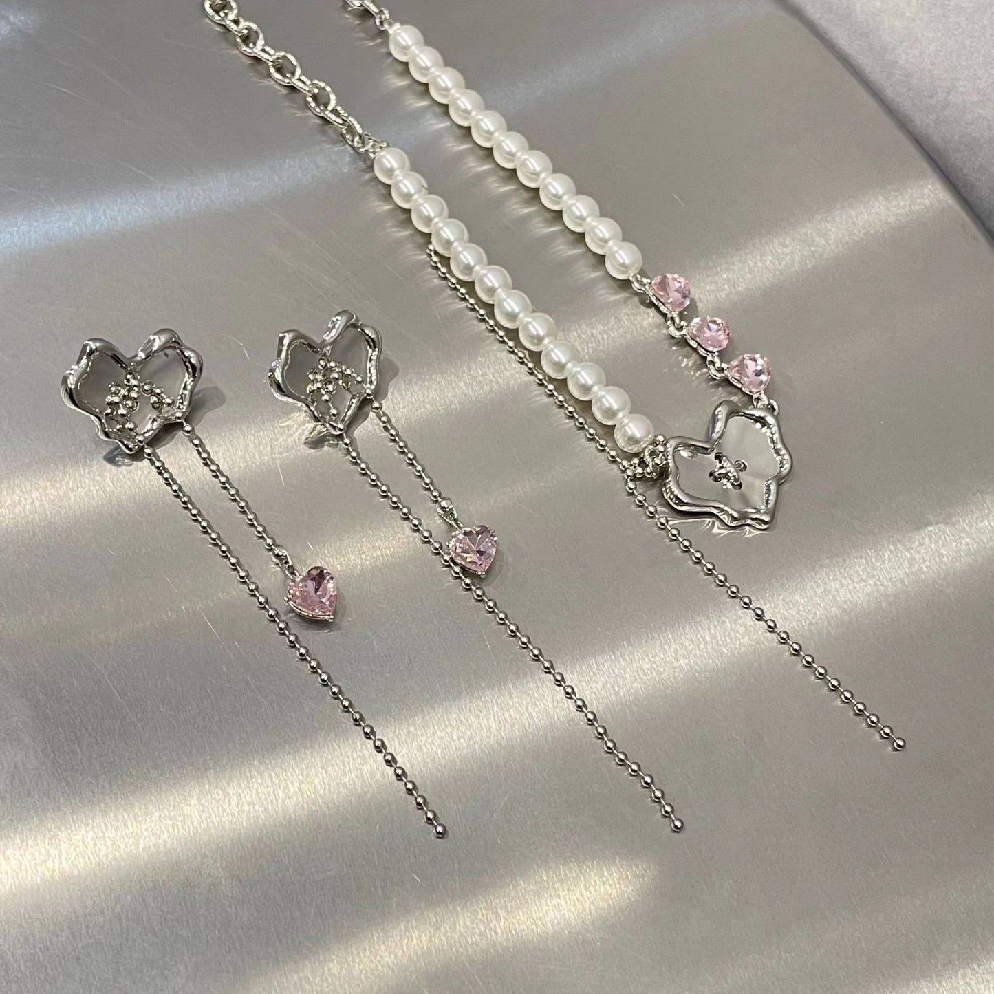 Original Pearl Heart Splice Necklace for Women Summer Sweet Cool Style Neckchain Accessories Light Luxury, Small and Popular Design, High Grade Lock