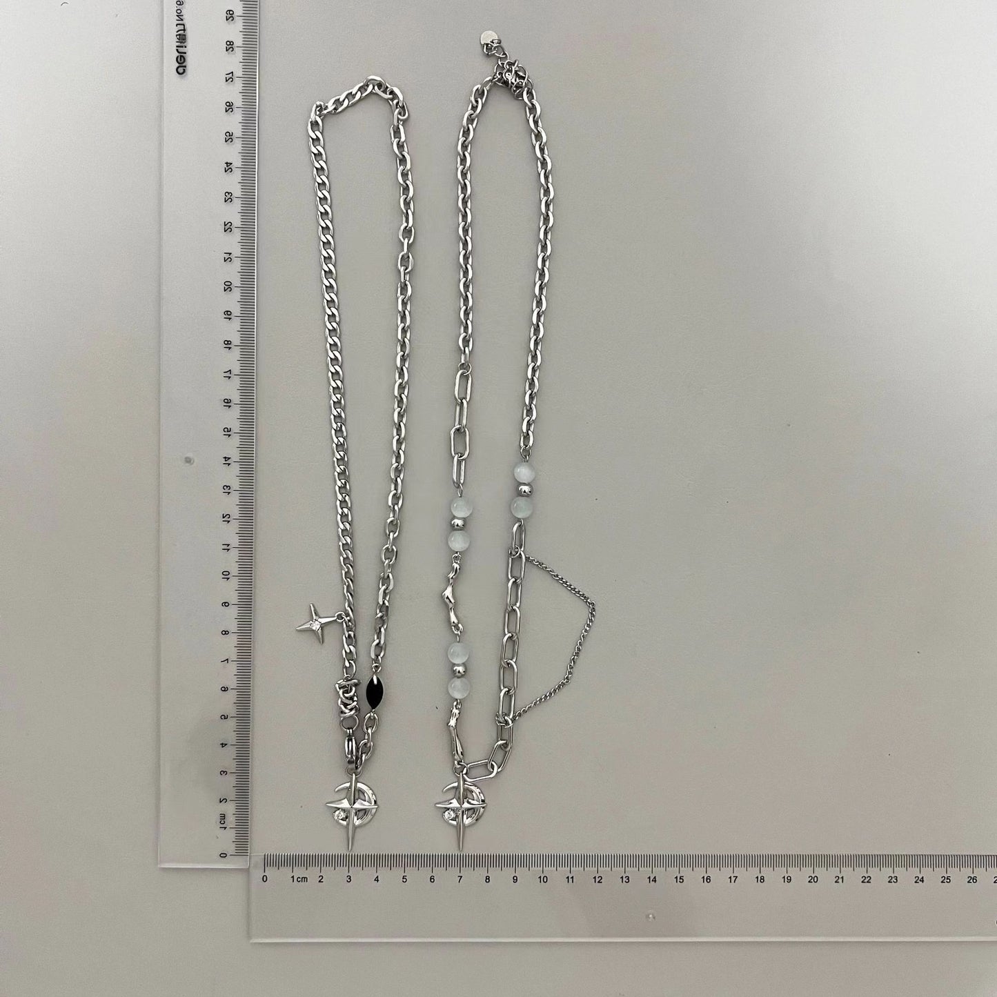 Necklace for men and women with trendy niche design, high-end men's trendy brand, simple and neutral couple, star and moon diamond pendant necklace