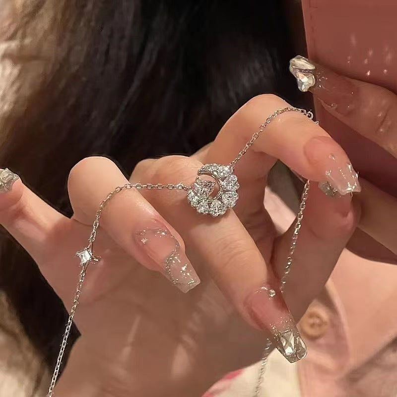 Star Moon Necklace for Girls: Light Luxury, Small and Popular, Advanced Design Sense, Network Red Love, Collar Chain, 2022 New Fashion Necklace