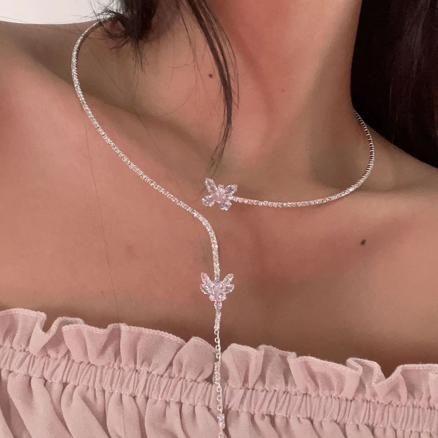European and American Fashion Hot Butterfly Zircon Necklace Retro Light Luxury Water Diamond Long Necklace Collar Female