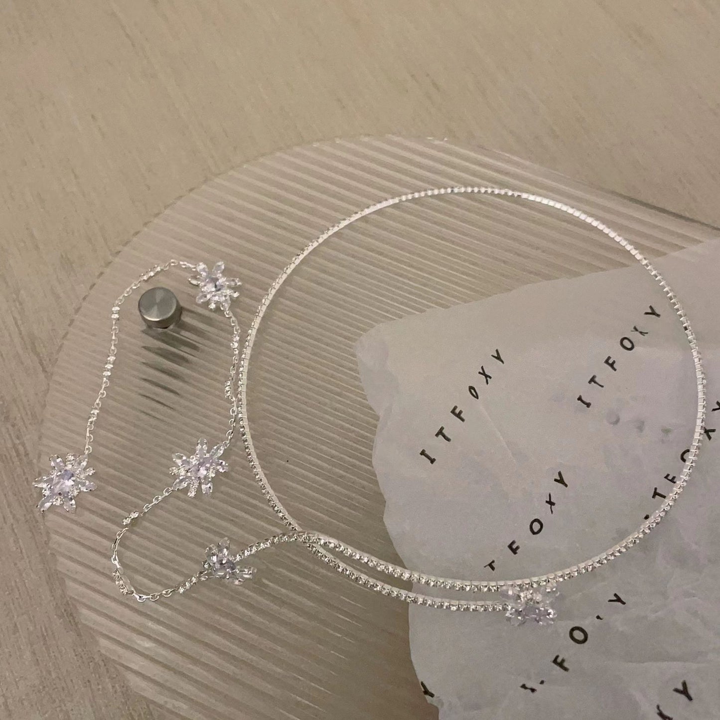 European and American Fashion Hot Butterfly Zircon Necklace Retro Light Luxury Water Diamond Long Necklace Collar Female
