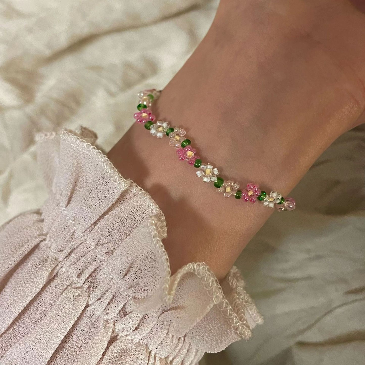 Korean version bow pendant pink flower beaded necklace white bow colored flower collarbone chain bracelet