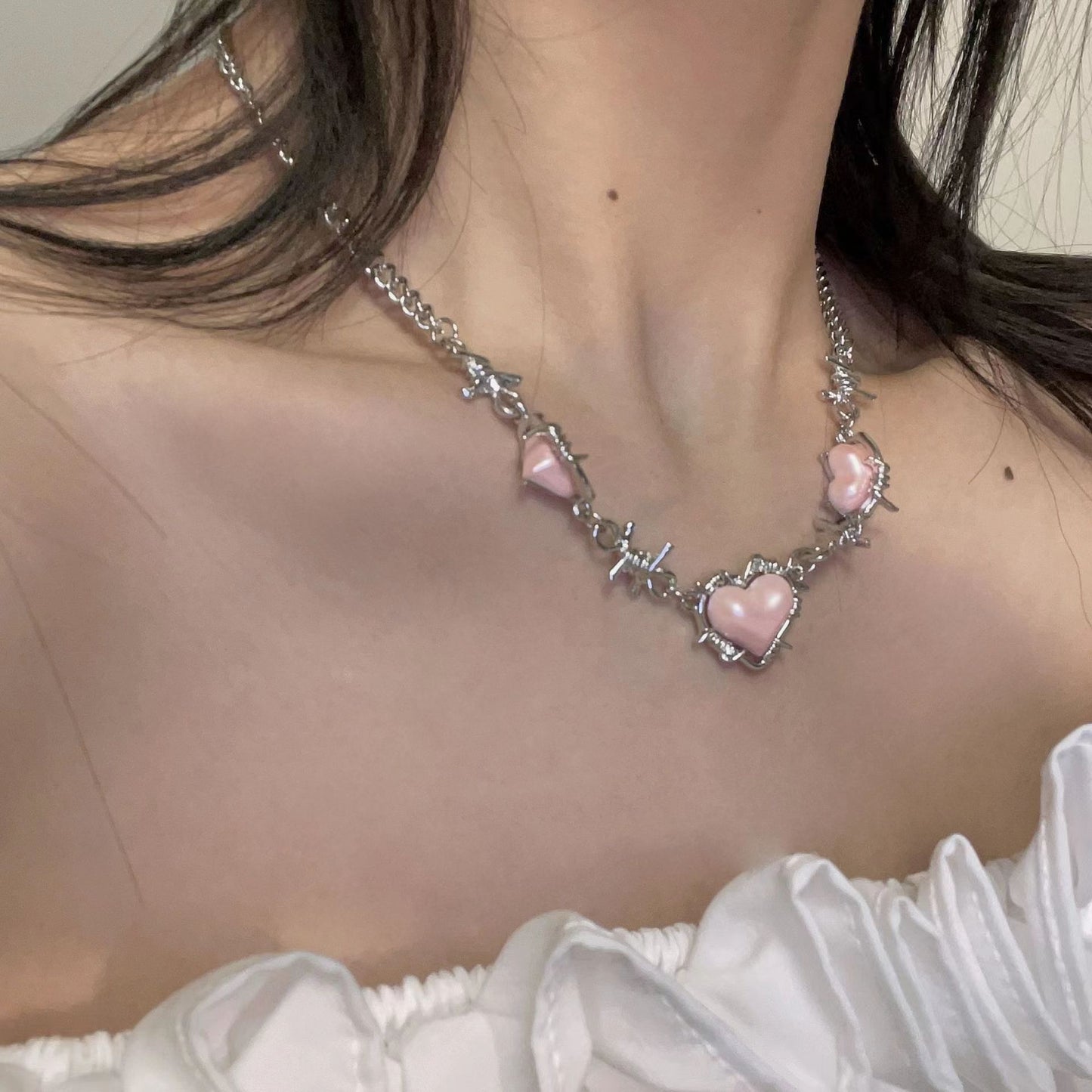 Romantic Peach Heart~Sweet Cool Thorn Love Necklace for Women with High Design Sense, Small and Luxury Y2K Pearl Collar Chain