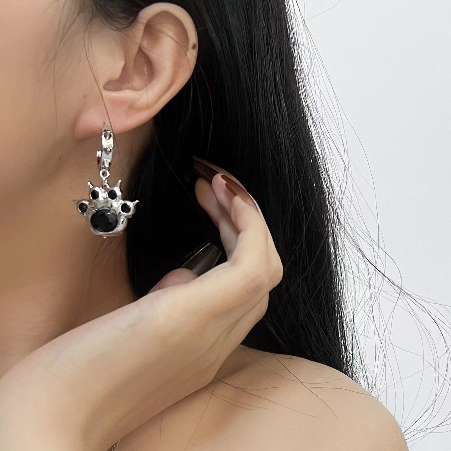 Double layered star necklace, light luxury niche, 2023 new trend, high-end design accessories, female collarbone chain earrings