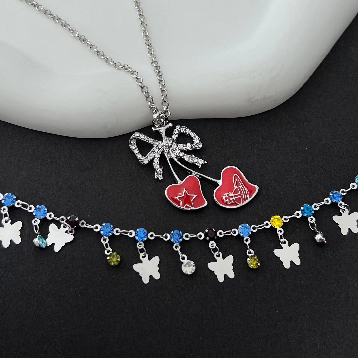 Of course you need to wear colorful butterfly cherries! Design Rainbow Starlight Butterfly Purple Gradient Necklace Collar Chain