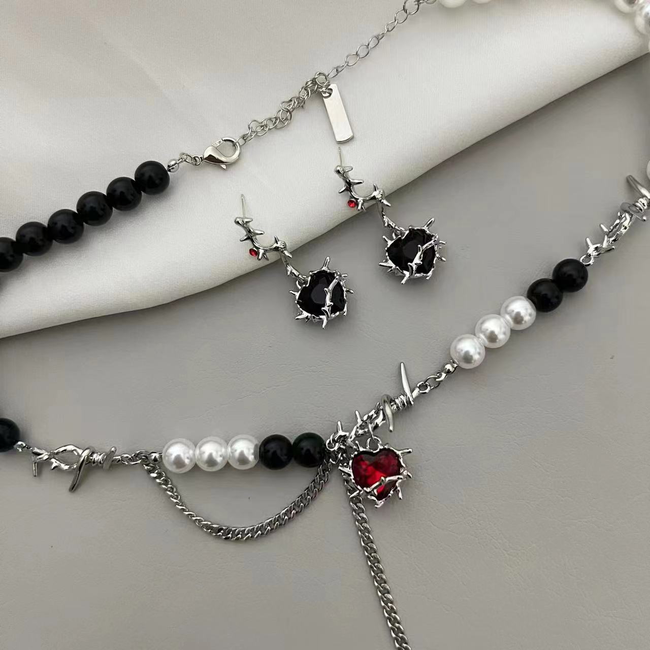 Sweet and Cool Dark Style Thorn Heart Ruby Pendant Pearl Chain Tassel Necklace Choker Premium Ear Feel