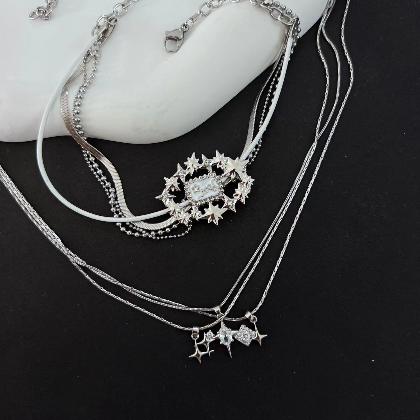 Y2K white diamond sweetheart choker necklace Spice girl sweet cool subculture Baroque retro niche senior design lock