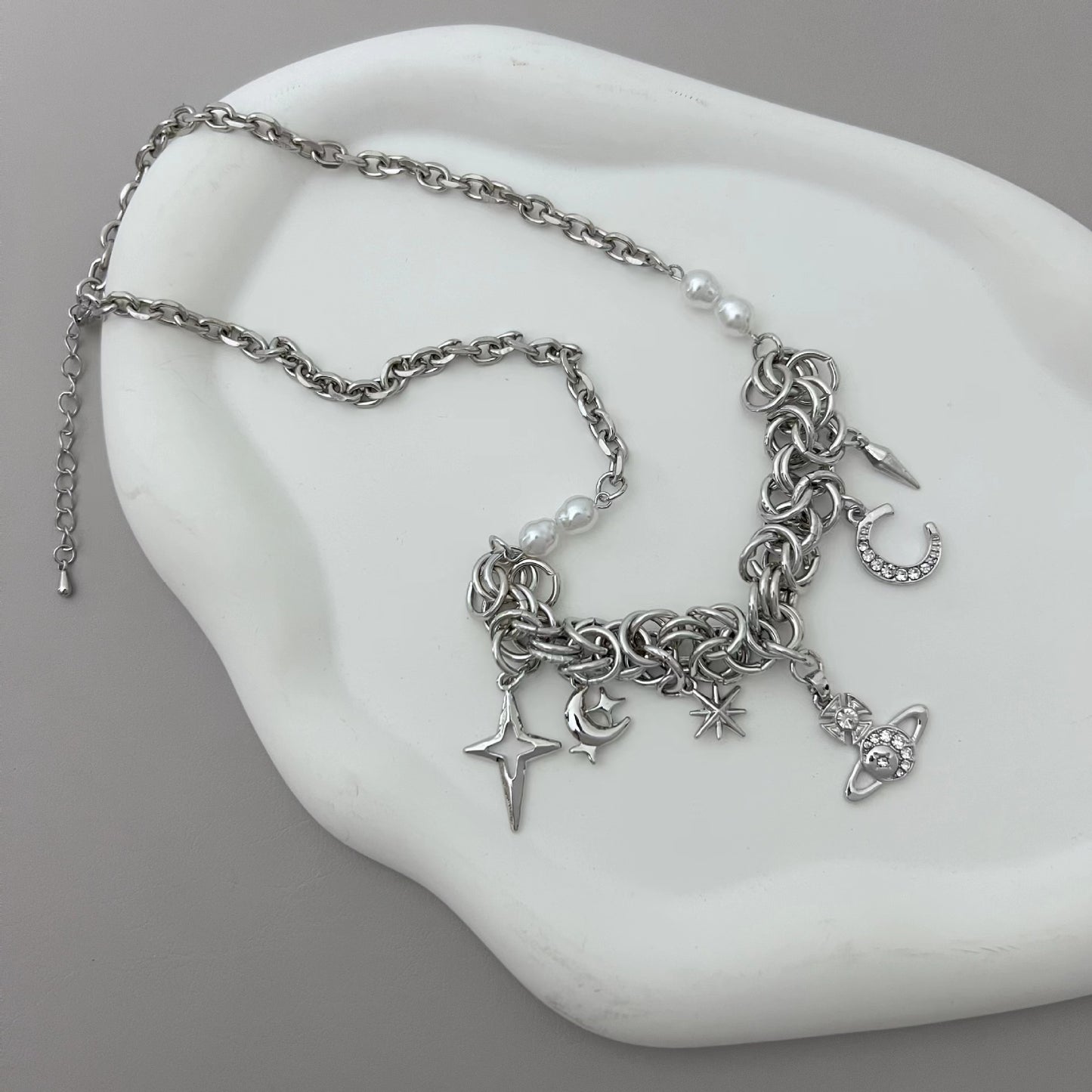 High grade Spicy Girl Street Shoot Necklace Saturn Cross Collar Chain Metal Neckchain Small Neutral Cool Style Jewelry
