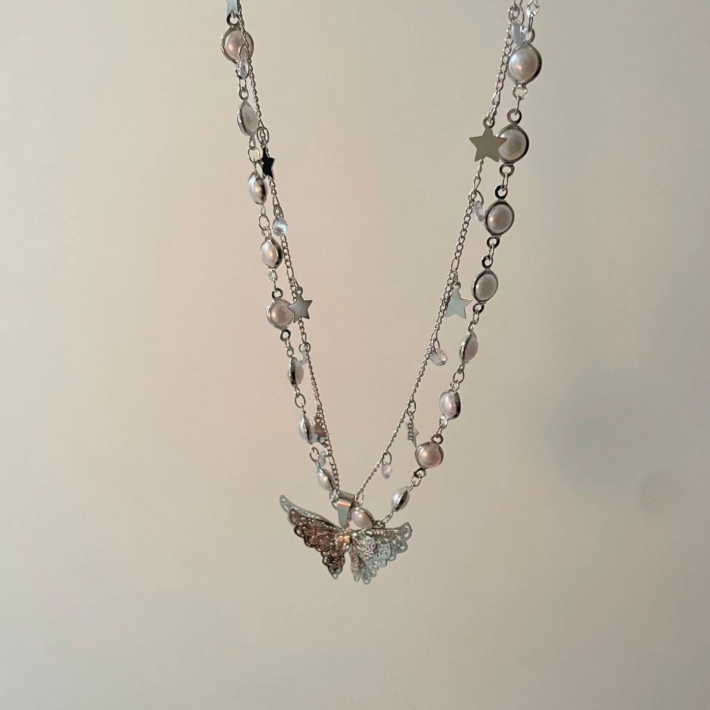 Romantic Out of Circle! Butterfly pearl necklace, light luxury and niche design, high-end necklace for women in spring and summer, collarbone chain matching