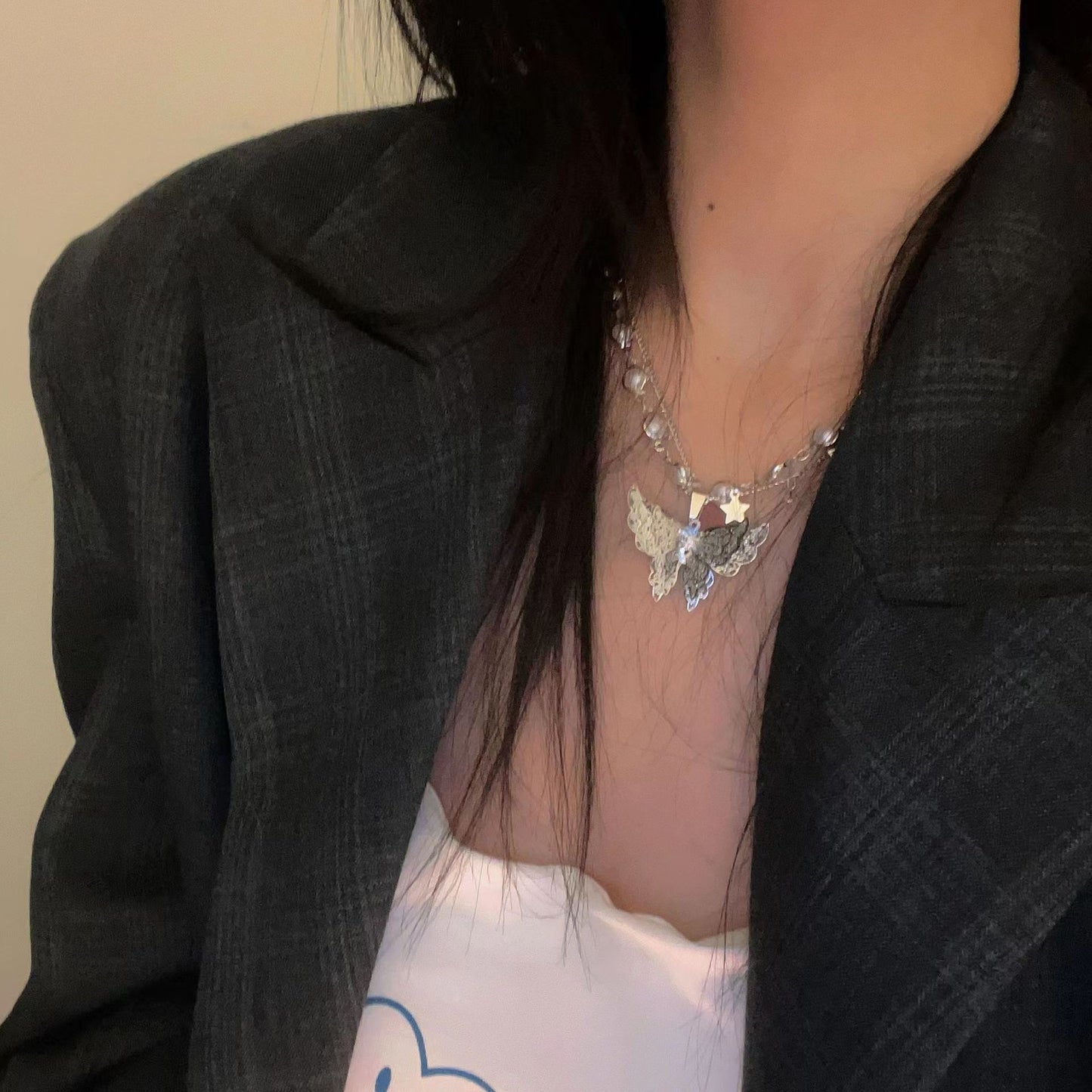 Romantic Out of Circle! Butterfly pearl necklace, light luxury and niche design, high-end necklace for women in spring and summer, collarbone chain matching