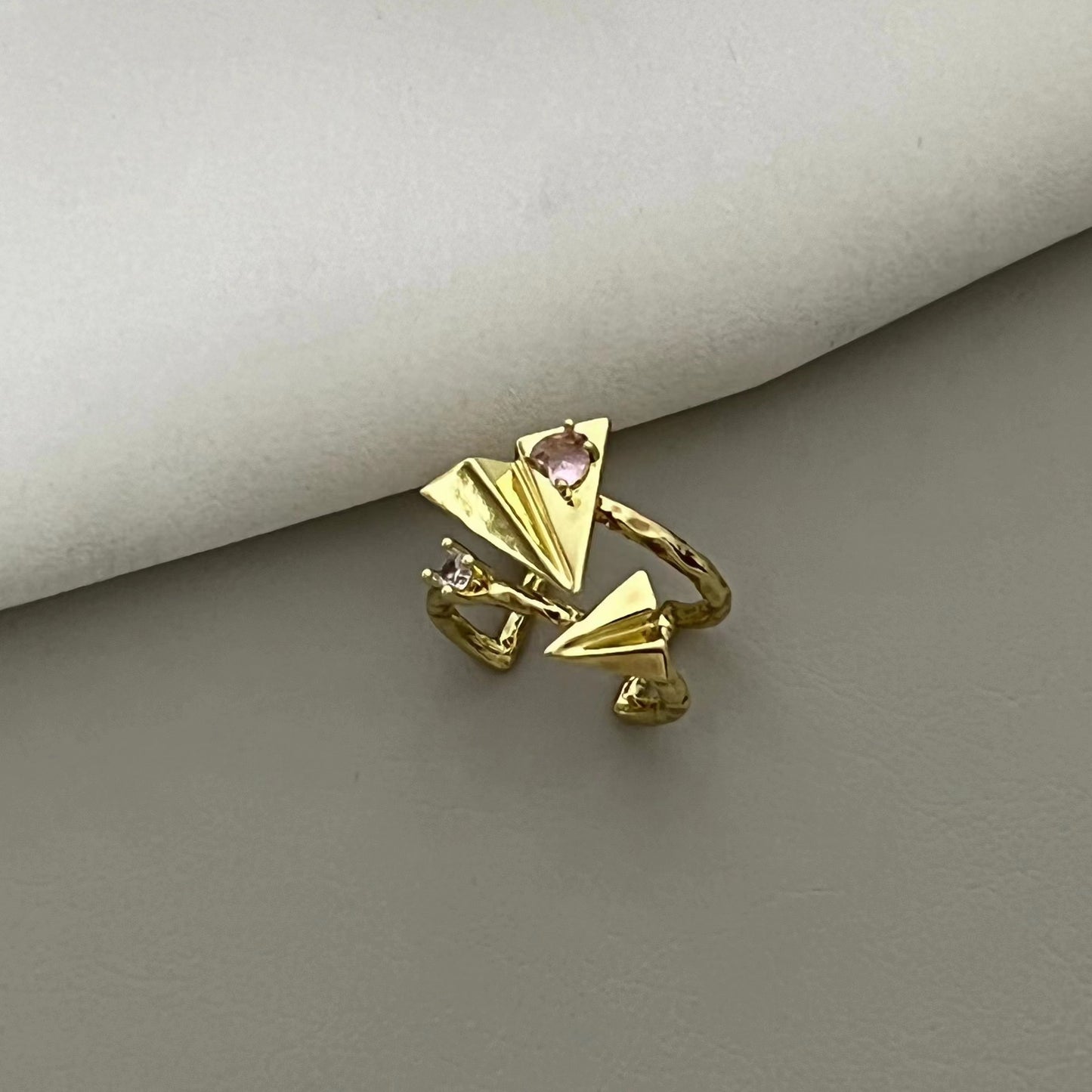 Retro geometric square diamond pink gemstone ring for women with light luxury and niche design, high-end sense ring decoration, index finger ring