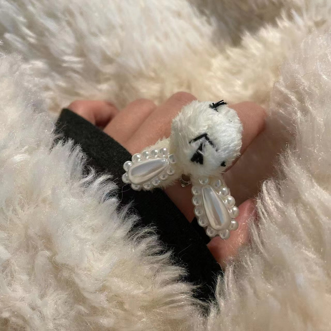 New furry and cute rabbit pearl ring, niche design, high-end sweet and cool accessories, cute ins ring
