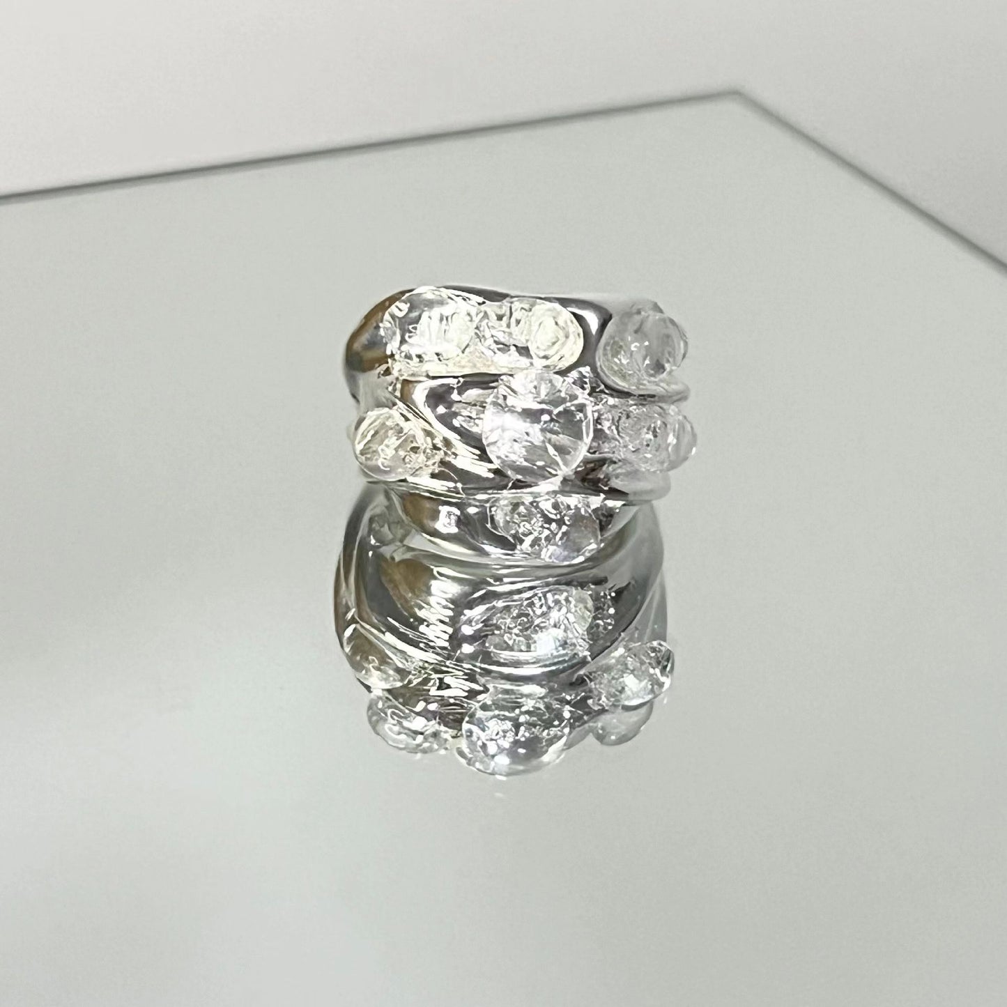 Metal Pleated Irregular Ring for Women's Fashion INS. Cool and Elegant Design for a Small Group. Index Finger Ring Opening