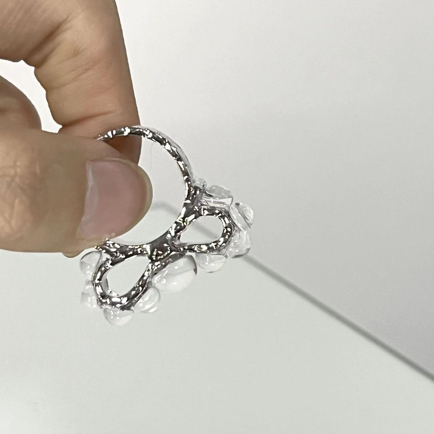 Metal Pleated Irregular Ring for Women's Fashion INS. Cool and Elegant Design for a Small Group. Index Finger Ring Opening