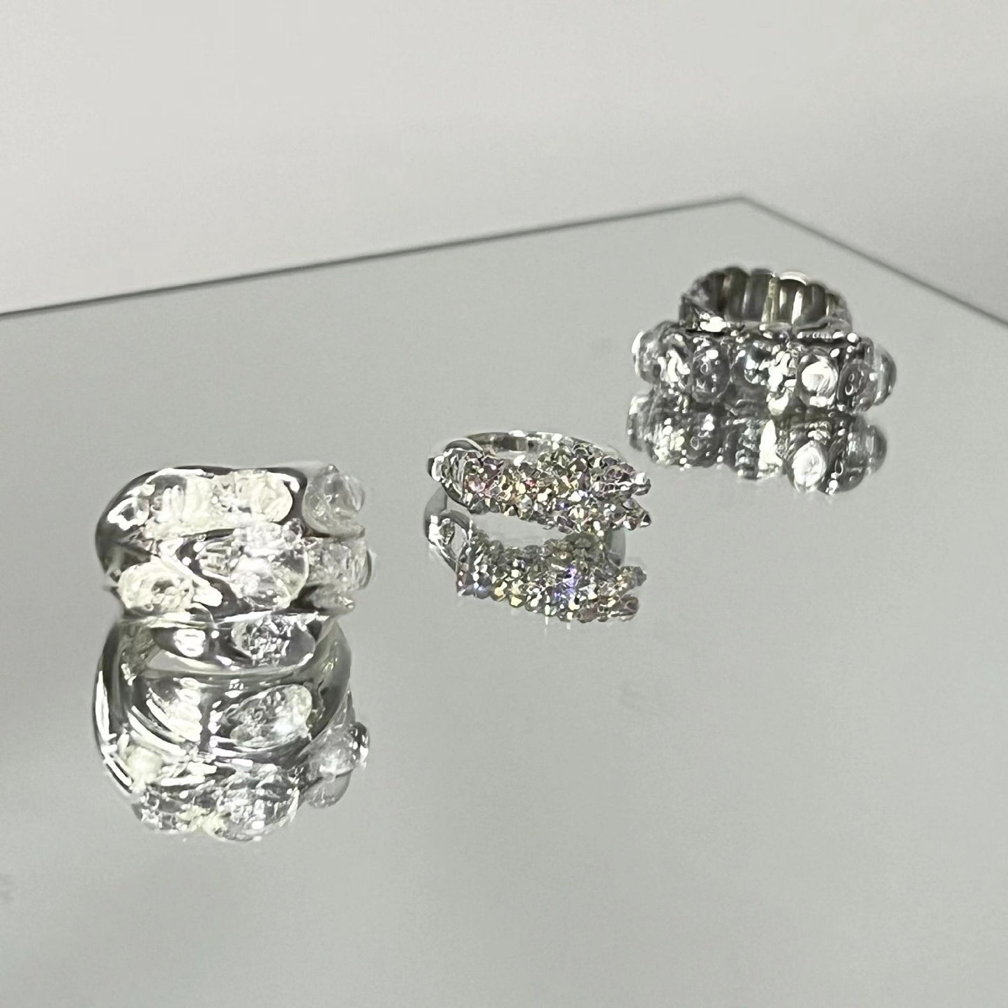 Metal Pleated Irregular Ring for Women's Fashion INS. Cool and Elegant Design for a Small Group. Index Finger Ring Opening