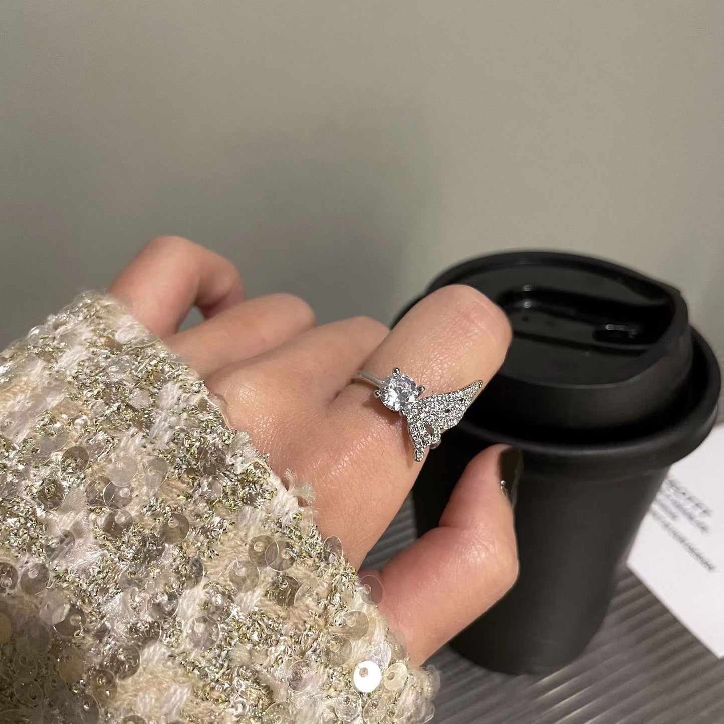 Flowers in Dreams Knock Immortal Qi, Small Flowers, Butterfly, Fireworks, Fragmented Ring Ornaments, Female Hand Jewelry, Ring Water Diamond, Sparkling Opening