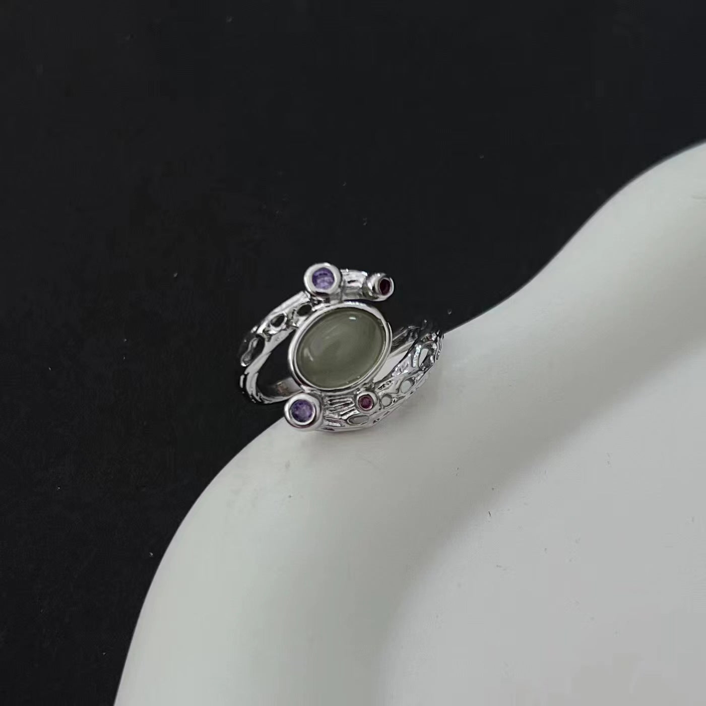 New Chinese style adjustable opening ring with irregular insets, cool and light luxury, niche design jewelry, green stone opening