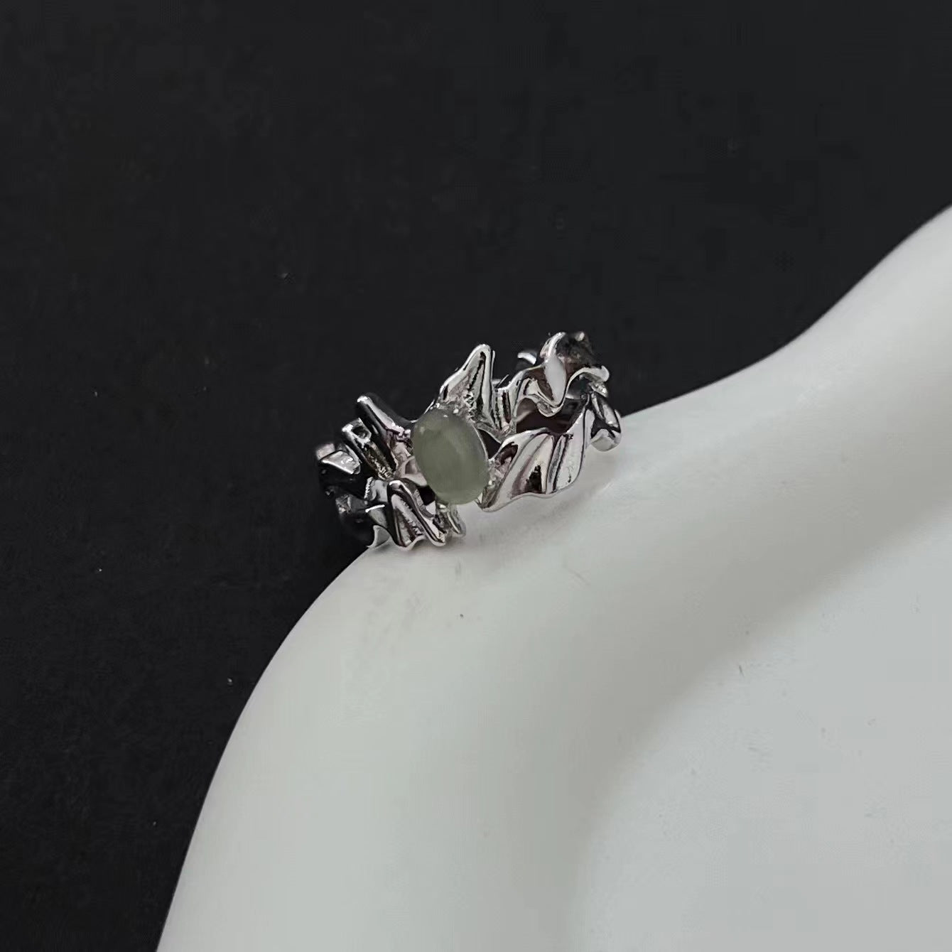 New Chinese style adjustable opening ring with irregular insets, cool and light luxury, niche design jewelry, green stone opening