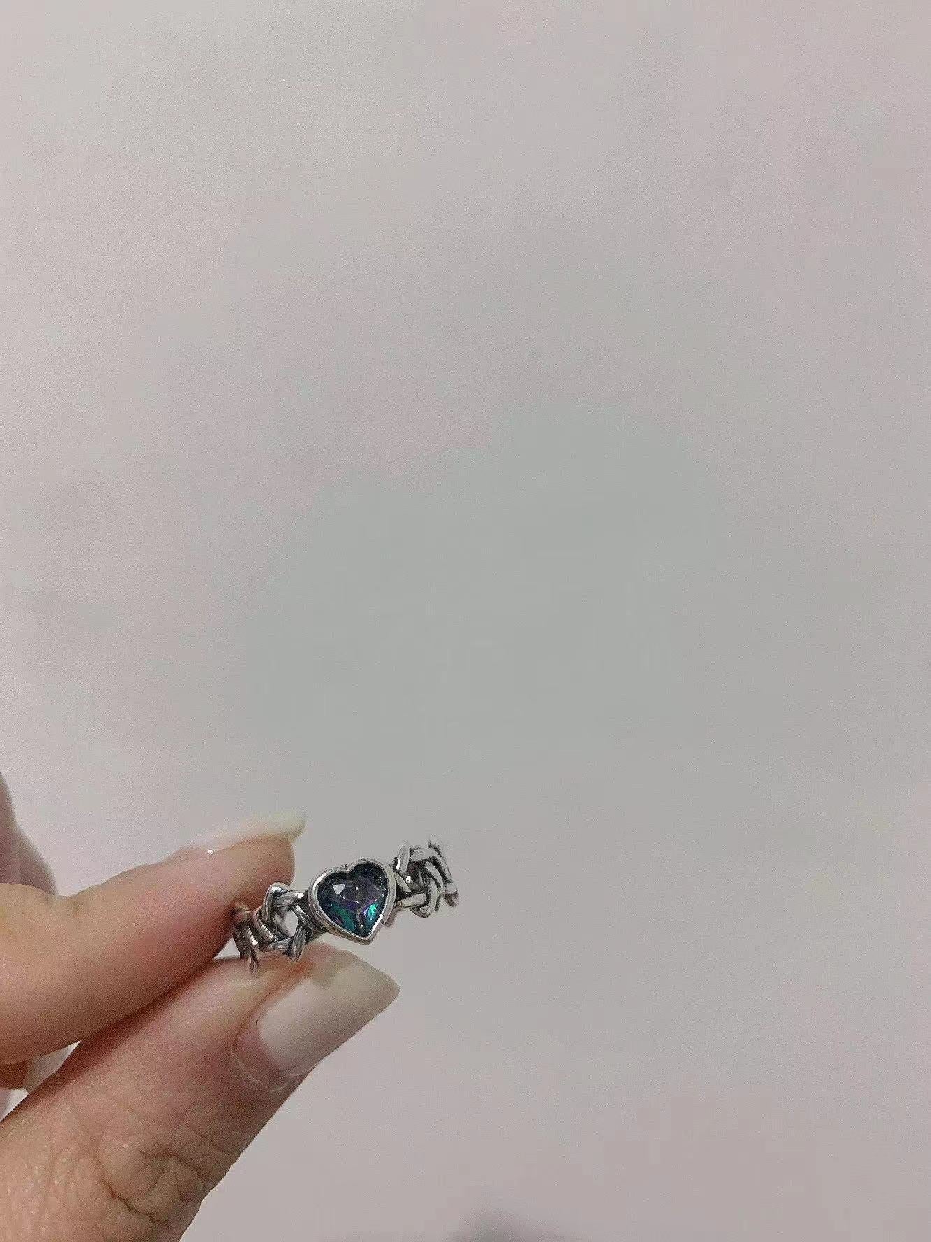 Heavy Industry Cross Iris Combination Ring for Women's Design: A Small Group Retro Cool Style Index Finger Ring