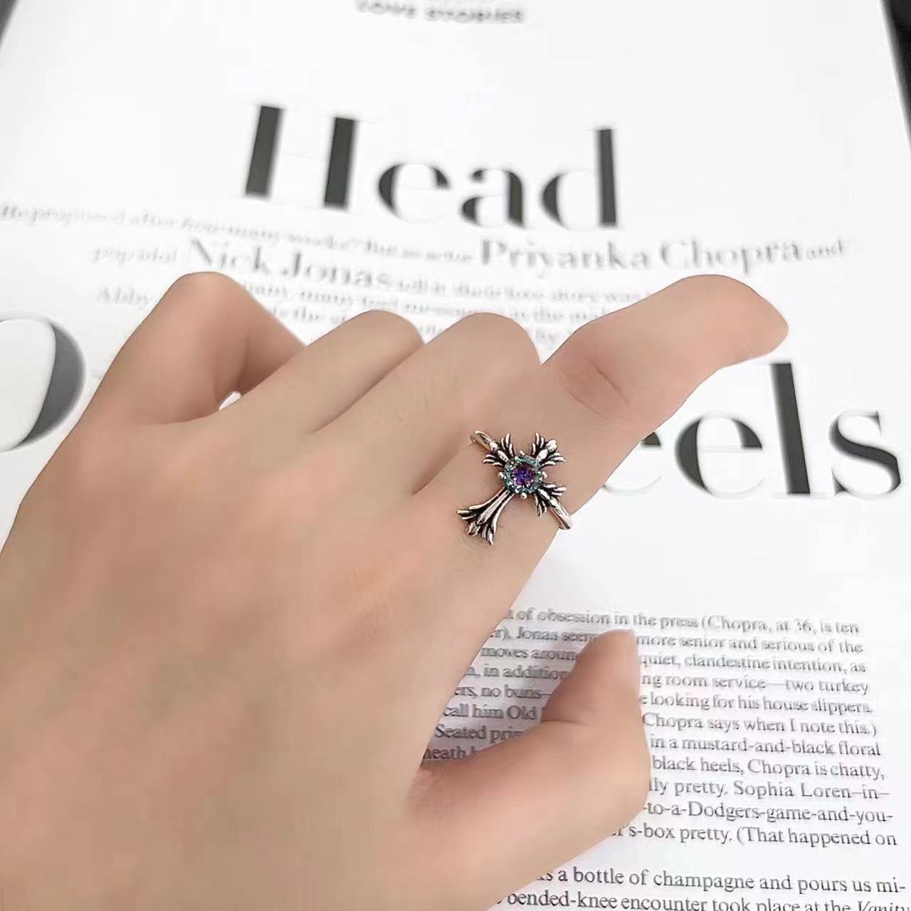 Heavy Industry Cross Iris Combination Ring for Women's Design: A Small Group Retro Cool Style Index Finger Ring