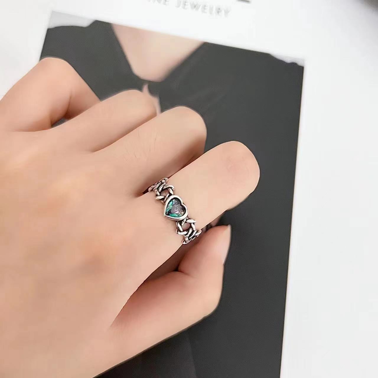 Heavy Industry Cross Iris Combination Ring for Women's Design: A Small Group Retro Cool Style Index Finger Ring