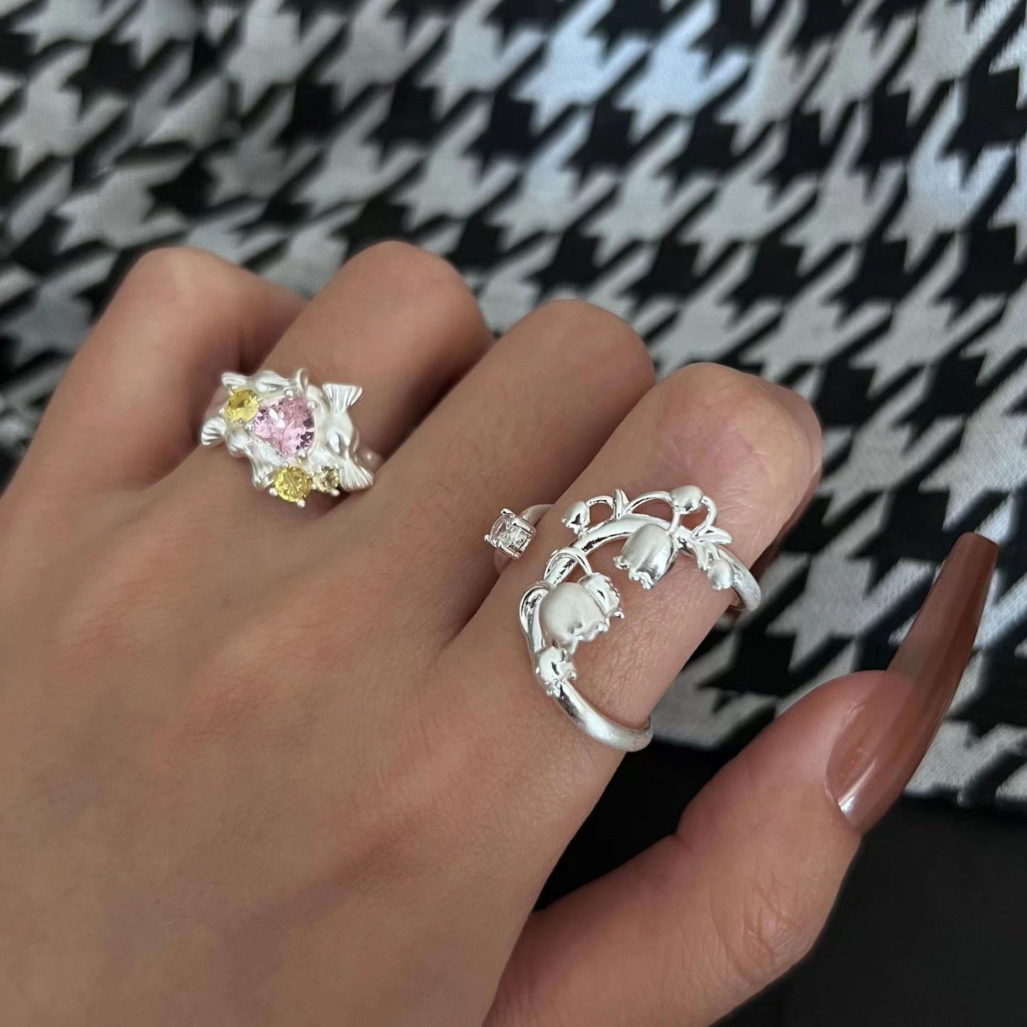 Little Red Book Same Vine Lily of the Rings Small Design Temperament Food Ring Female Fashion Trend Simple Forest Ring