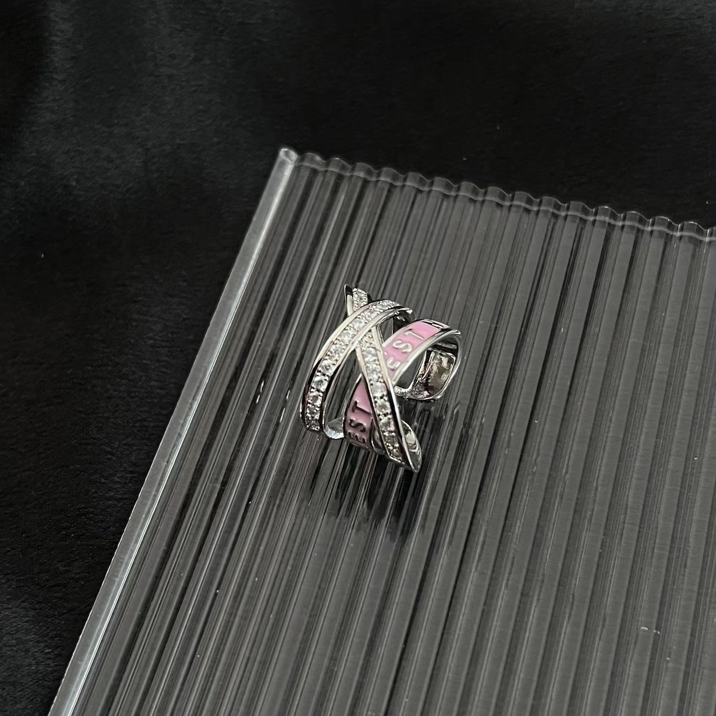 Extremely beautiful sharp goods gradual change ring Empress Dowager Vivienne rose gold pink three circle enamel Vivian ring