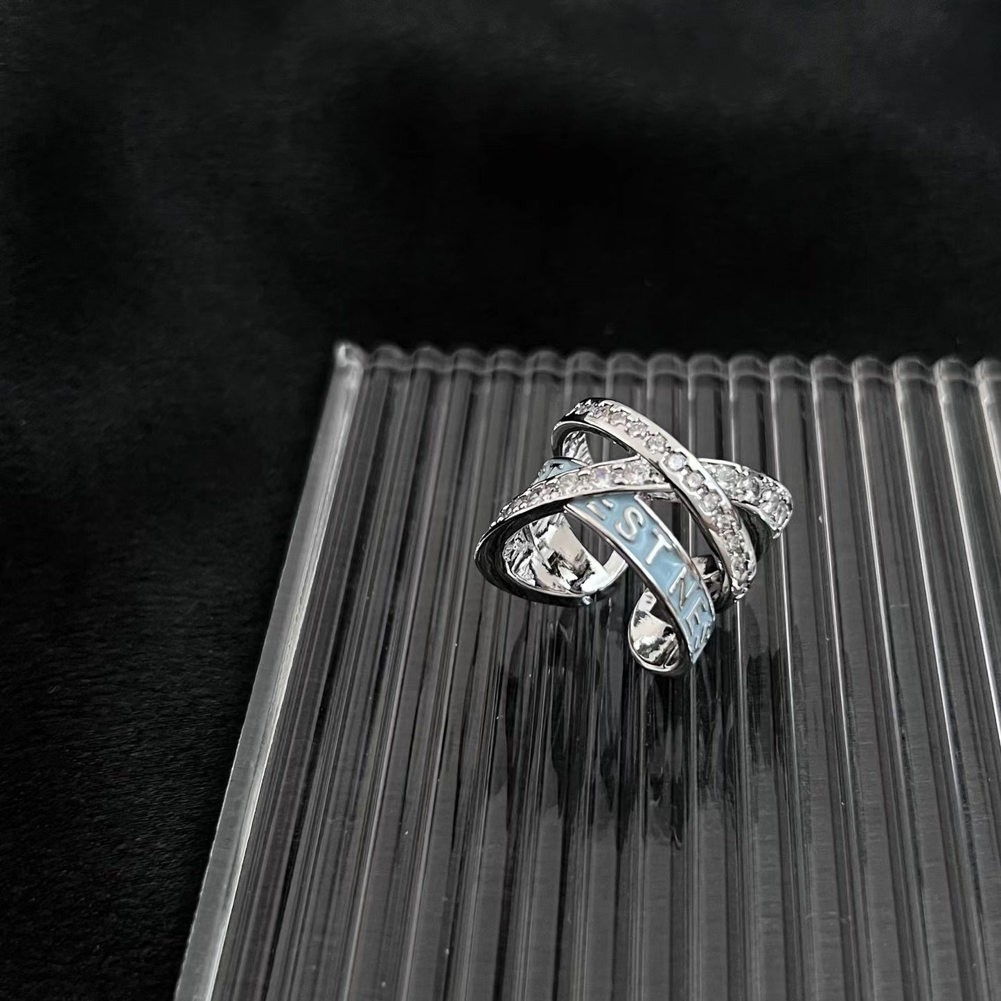 Extremely beautiful sharp goods gradual change ring Empress Dowager Vivienne rose gold pink three circle enamel Vivian ring