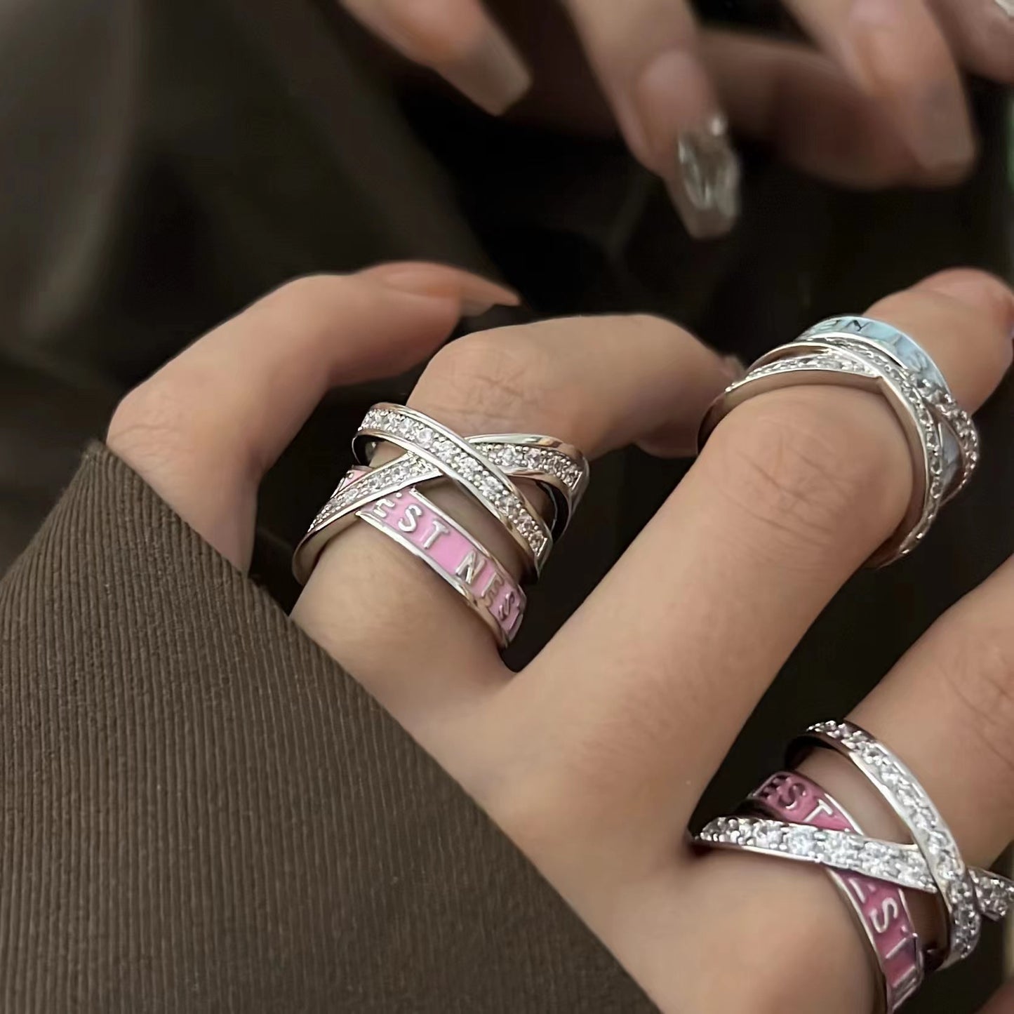 Extremely beautiful sharp goods gradual change ring Empress Dowager Vivienne rose gold pink three circle enamel Vivian ring