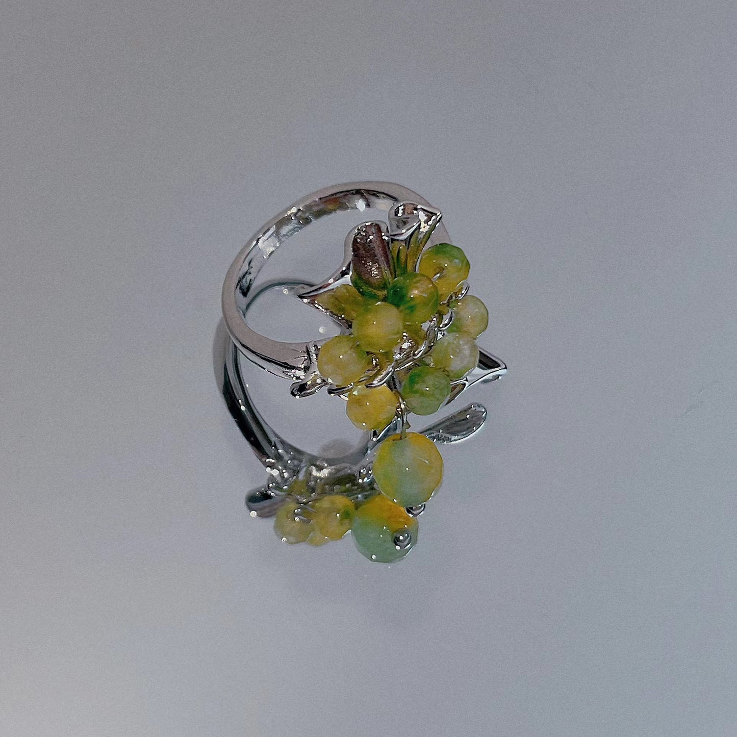 Small group design fireworks exploding bead ring ins green tourmaline bead original high-end feeling pleated ring