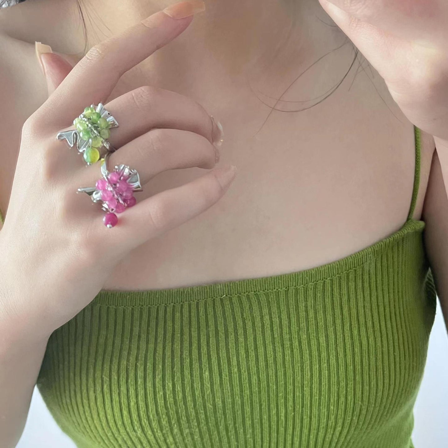 Small group design fireworks exploding bead ring ins green tourmaline bead original high-end feeling pleated ring