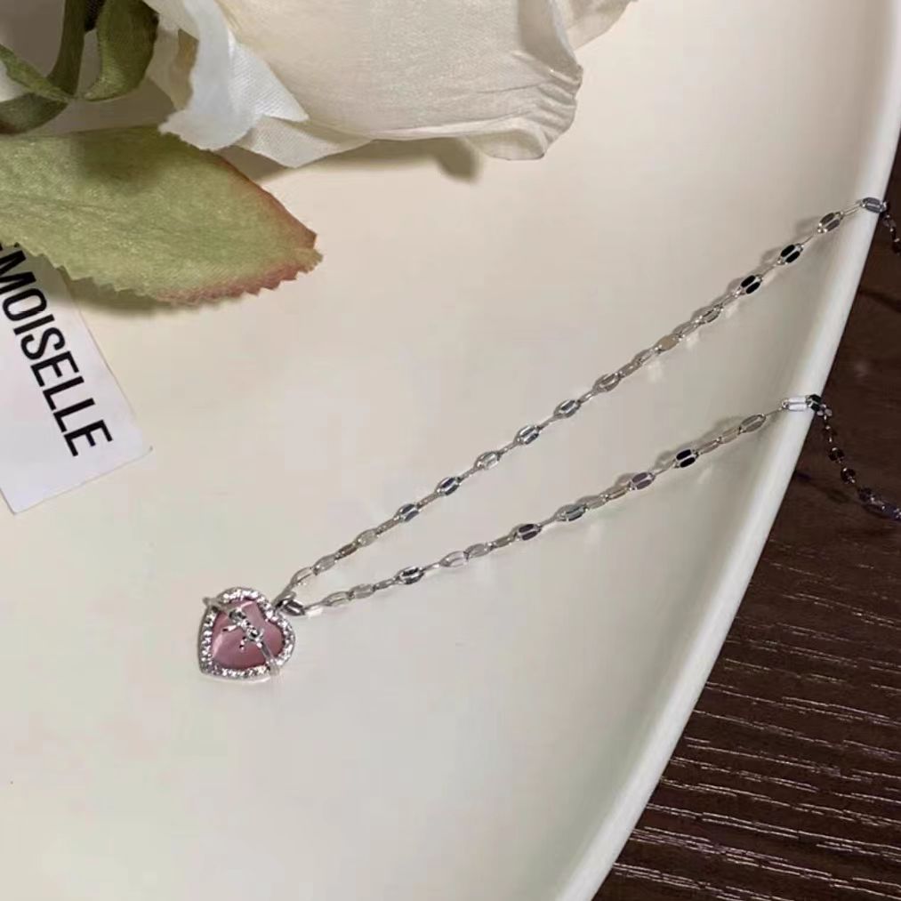 Pink Love Pulling Double Layer Necklace for Women, Light Luxury, Small and Popular, Advanced Design and Accessories, Popular on the Internet, Summer Edition