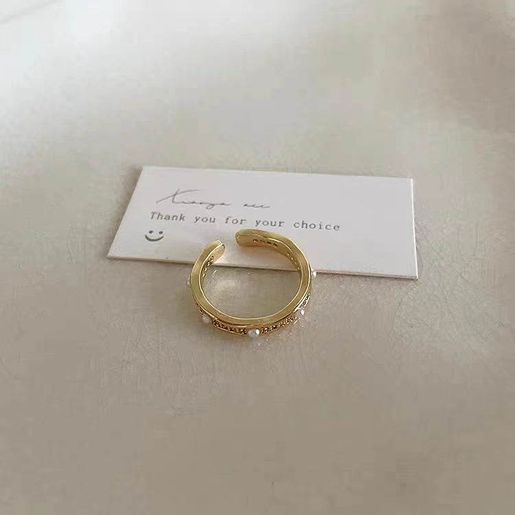 French retro butterfly ring for women, luxurious and niche design, high-end and exquisite flower versatile index finger ring