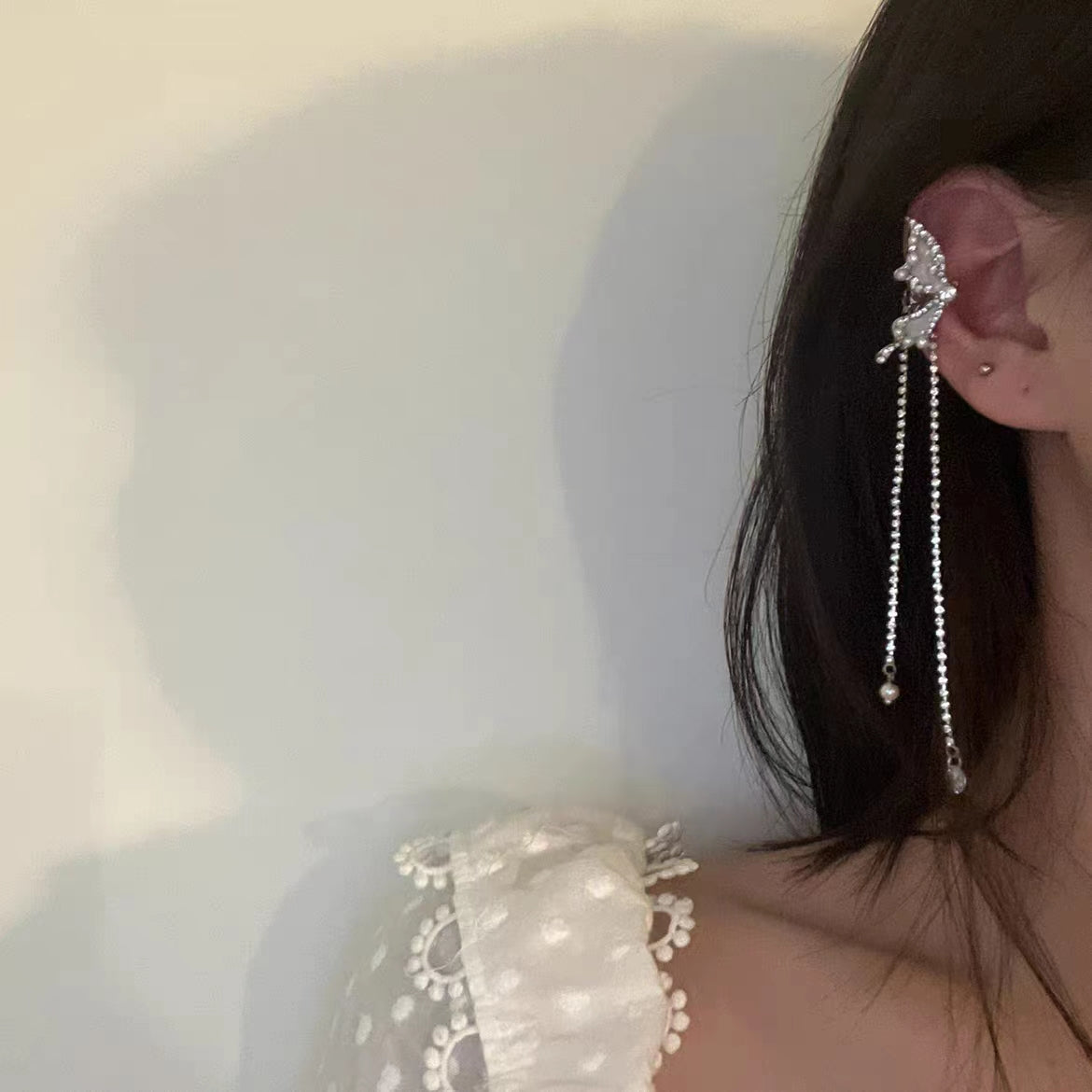 White Elf Ear Flashing Butterfly Fairy Gas Tassel Butterfly Earbone Clip Female Minority Design Sense Earrings Sweet Earrings