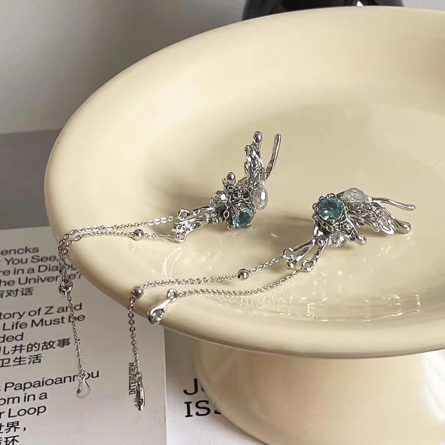 No need for ear holes, ear bones, elf ears, asymmetric butterfly blue zircon handcrafted design, niche design, long and slim tassels