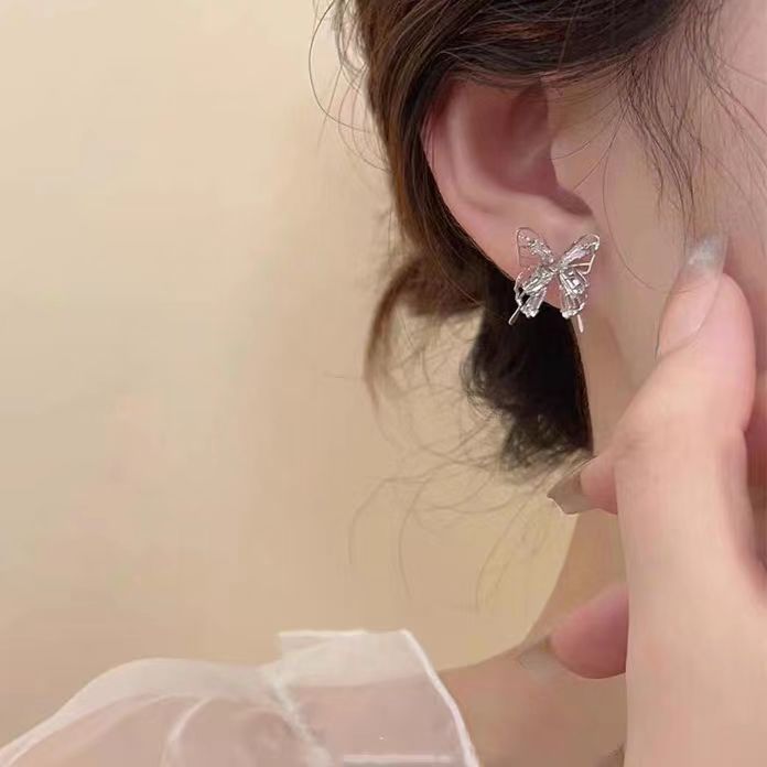 Super Immortal Zircon Hollow Butterfly Ear Clips with No Ear Holes for Women's Advanced Sense 2023 New Light Luxury Temperament Net Red Earrings