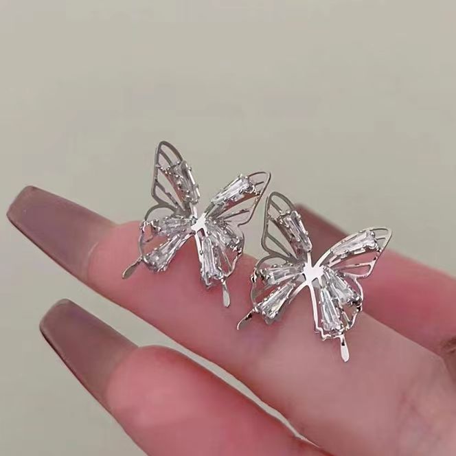 Super Immortal Zircon Hollow Butterfly Ear Clips with No Ear Holes for Women's Advanced Sense 2023 New Light Luxury Temperament Net Red Earrings
