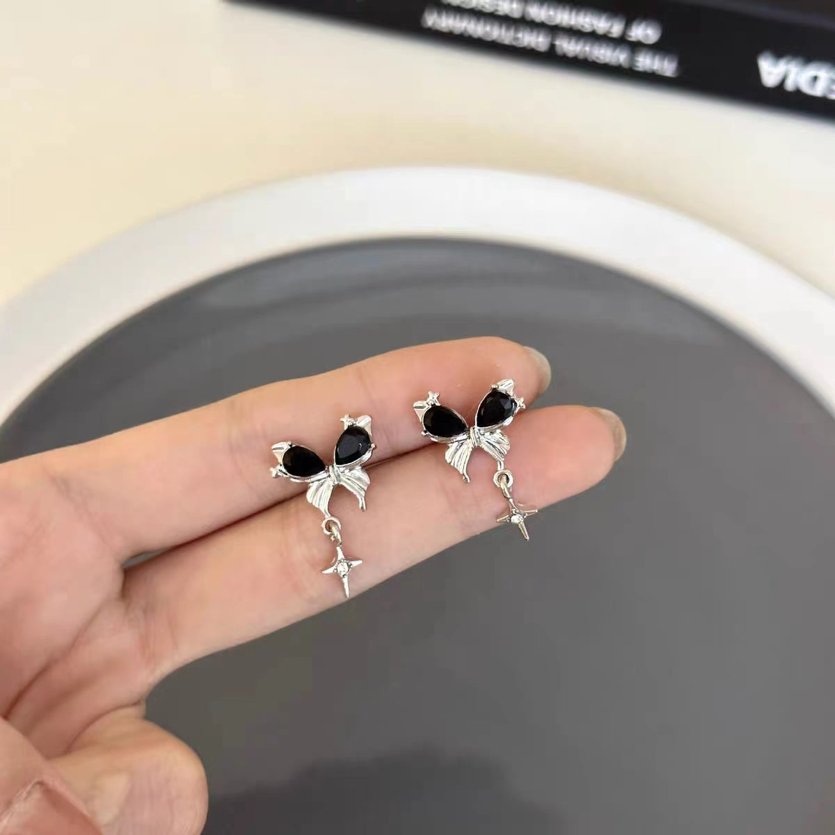 S925 Silver Autumn and Winter Black Bow Tie Pearl Flower Earrings 2022 New Trendy Small Design Sense Earrings for Women