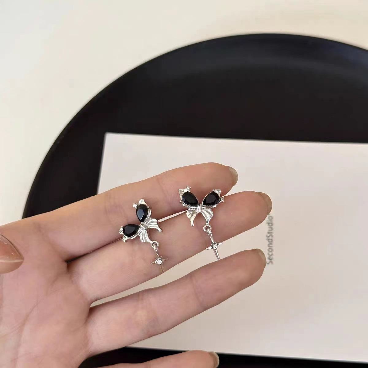 S925 Silver Autumn and Winter Black Bow Tie Pearl Flower Earrings 2022 New Trendy Small Design Sense Earrings for Women