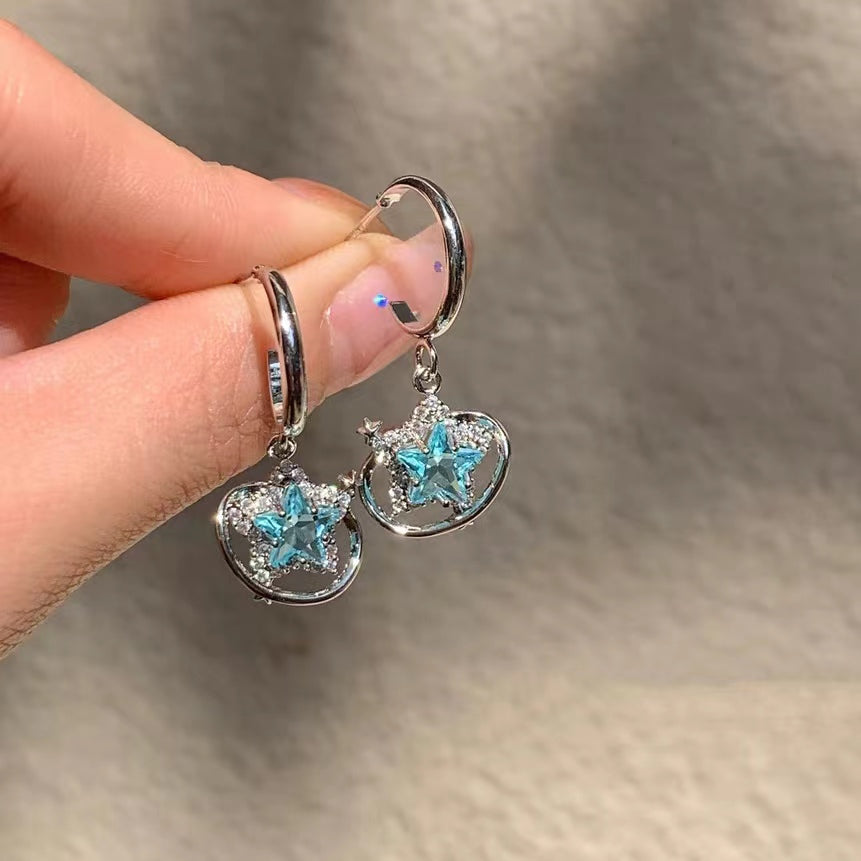Five pointed star earrings with a high-end feel
