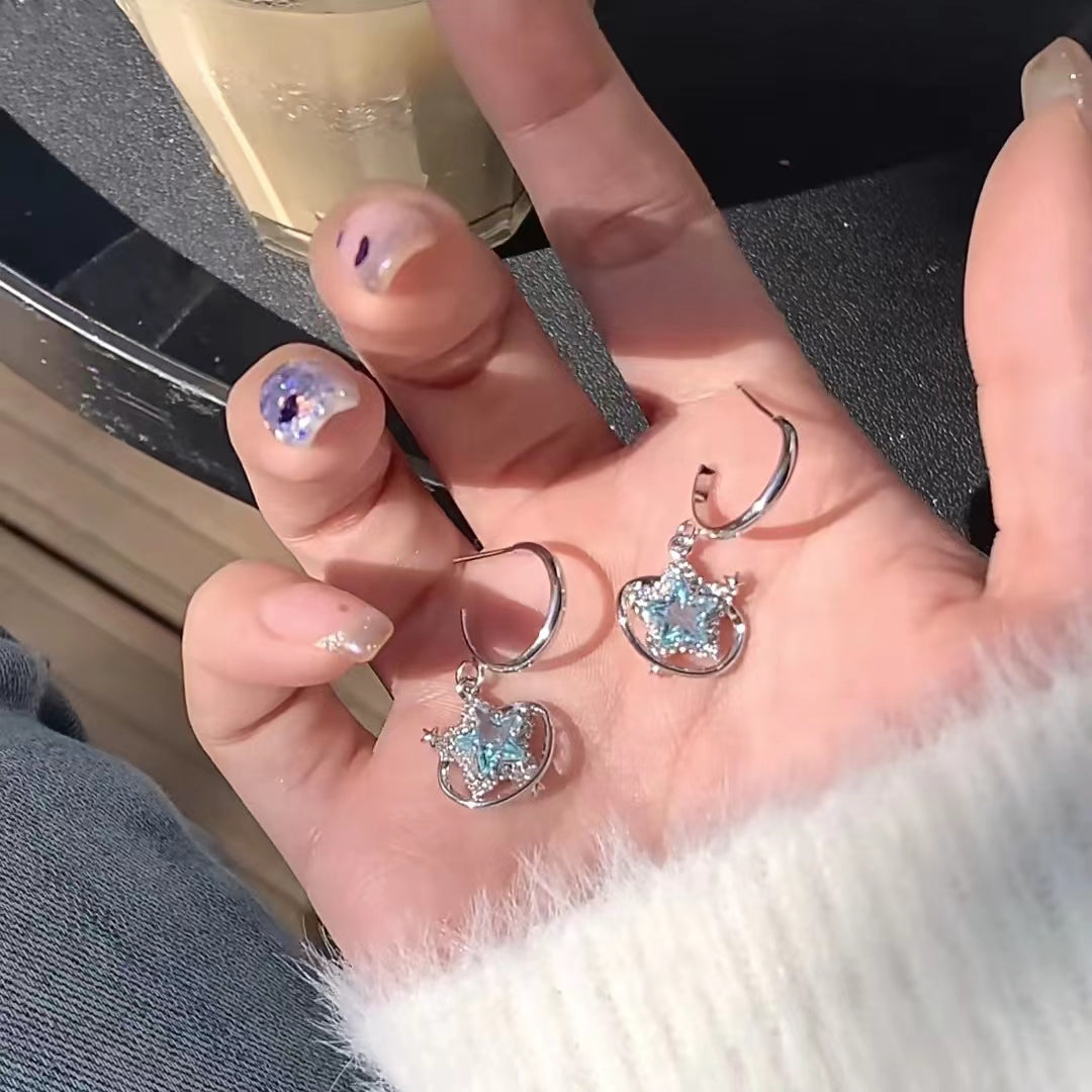 Five pointed star earrings with a high-end feel