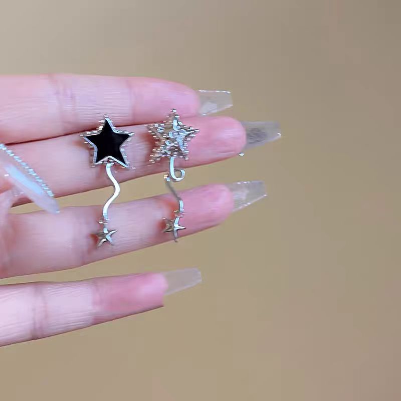 Sweet and Cool Girl Asymmetric Small Tail Meteor Earrings Star Shining Diamond Earrings Show Face Small Balloon Earrings Clip Earrings