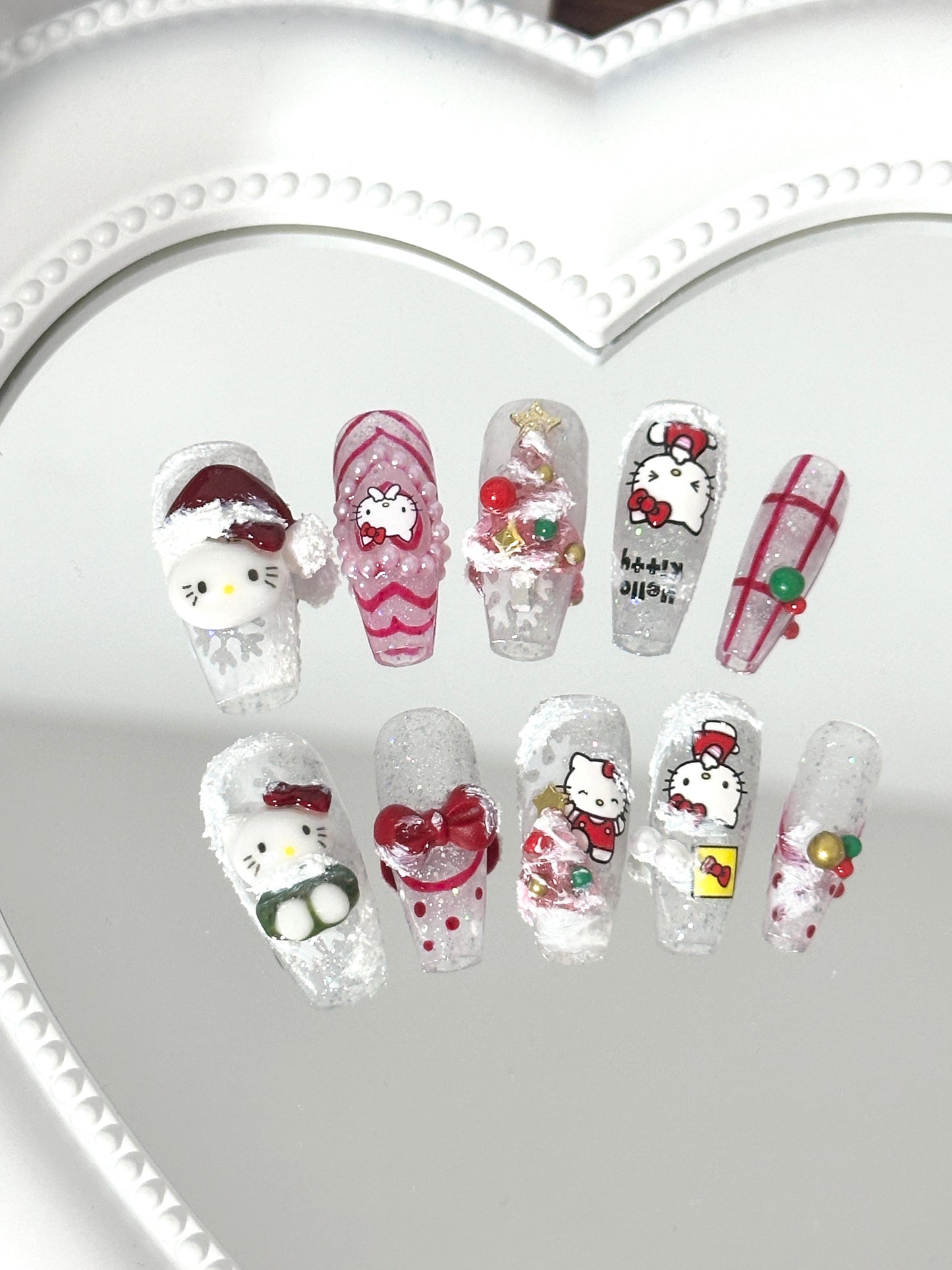 Festive Hello Kitty Christmas Nail Set