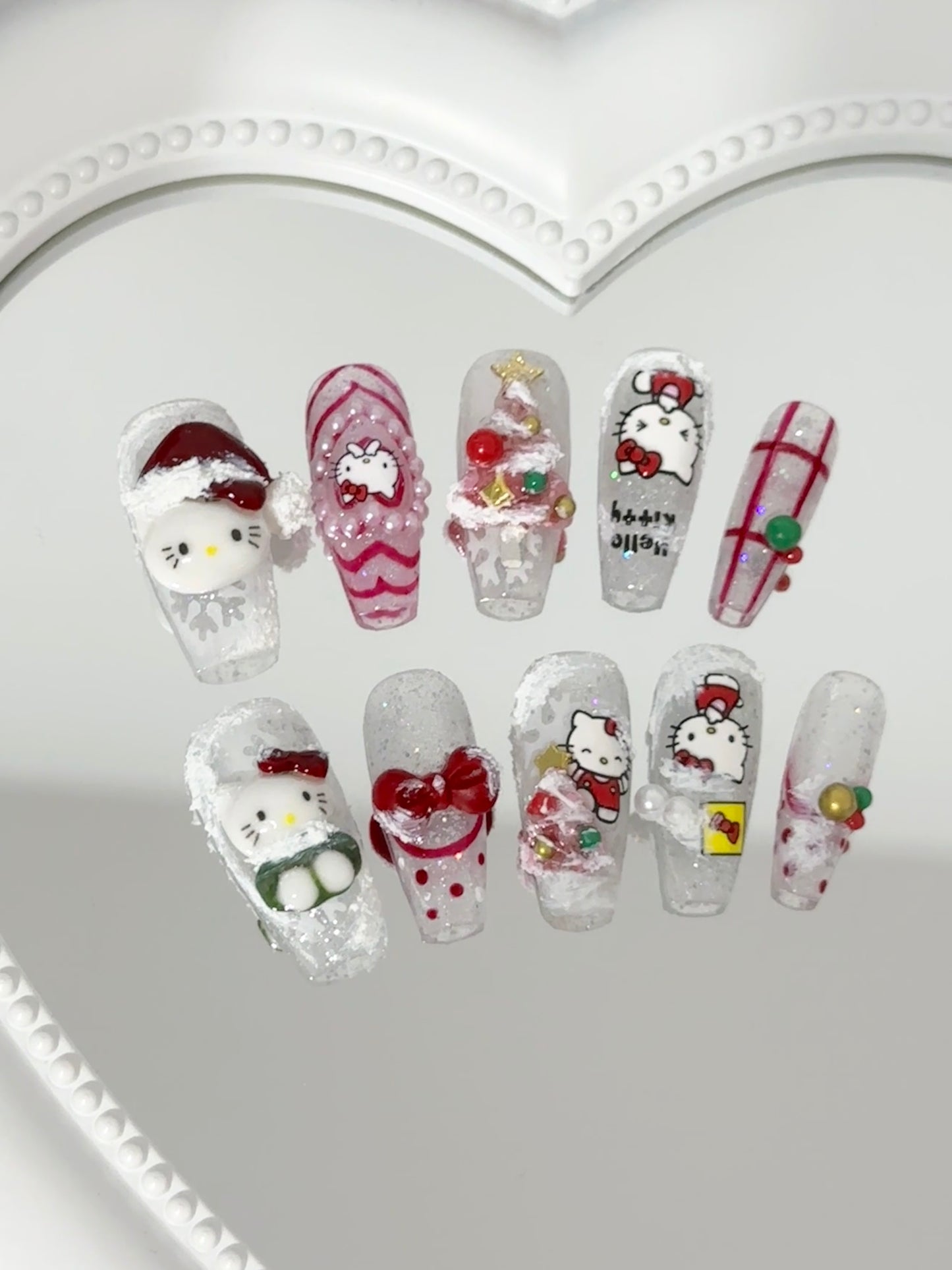 Festive Hello Kitty Christmas Nail Set(Size M)